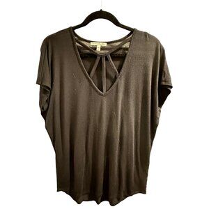 🌸3/$15🌸Black Short Sleeve Express Blouse with V-Neck Design sz S